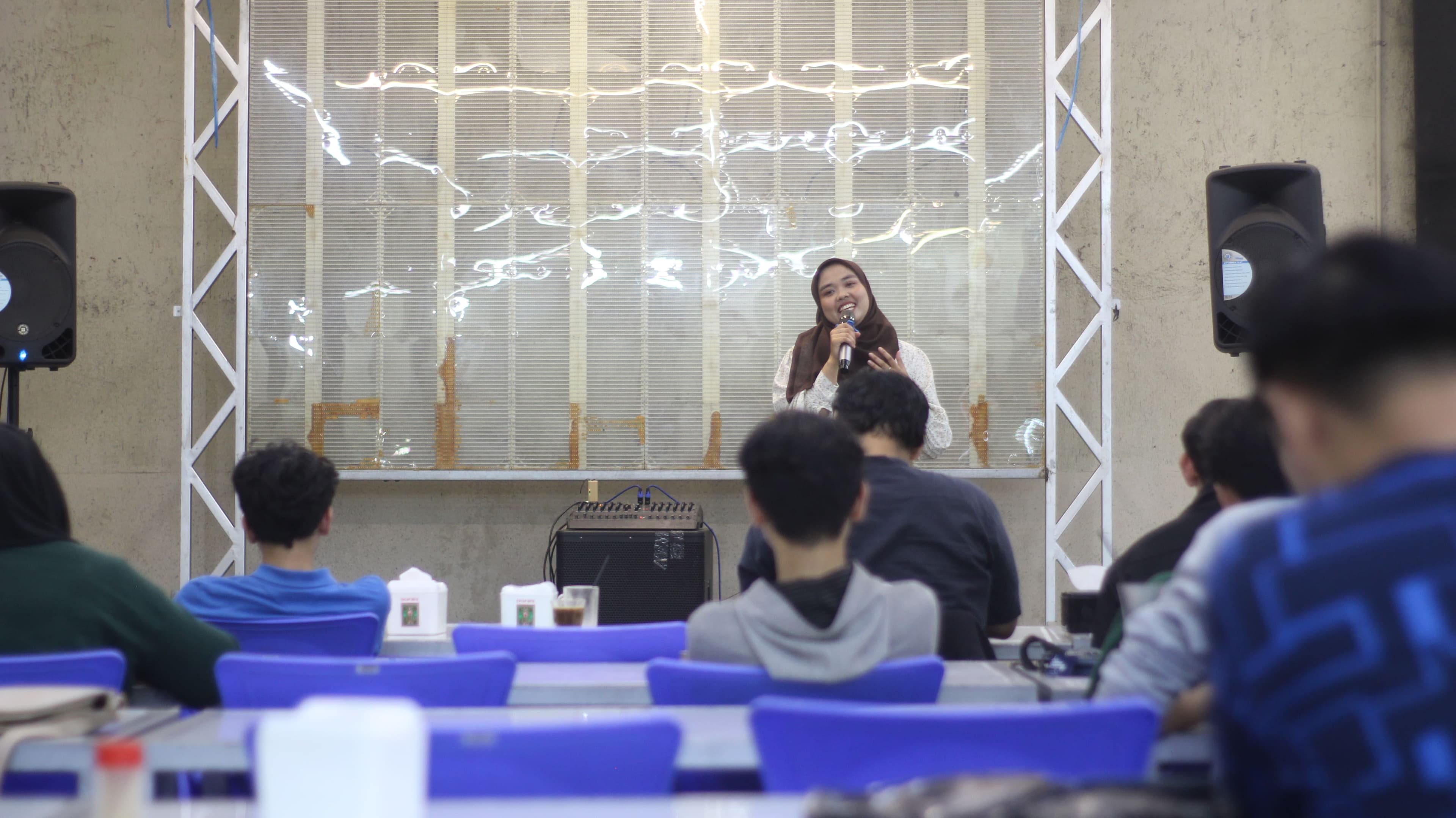 OPEN MIC